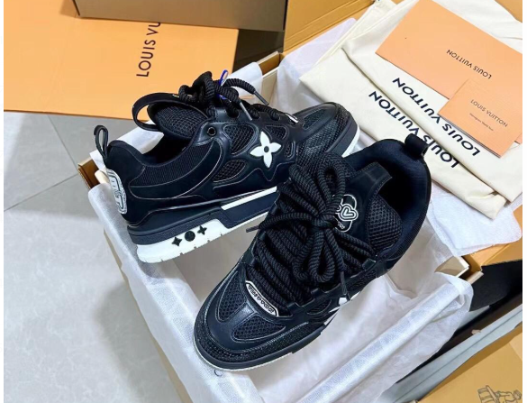 Lv sneaker Black